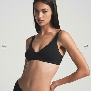 skims naked plunge bra- onyx
